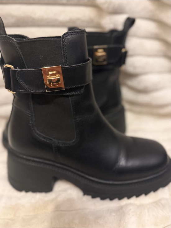 Steve Madden Shoes - Steve Madden Black Leather Lug Chelsea Boots with Gold Buckle